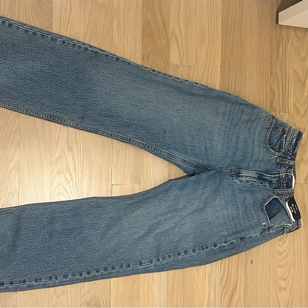 Women’s loose abercombrie & fitch jeans